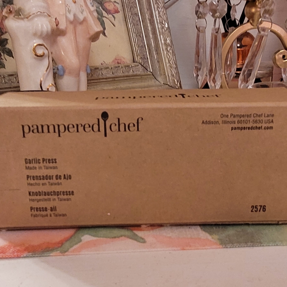 Pampered Chef garlic press